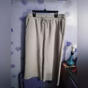 See To Be Seen Cropped Pants